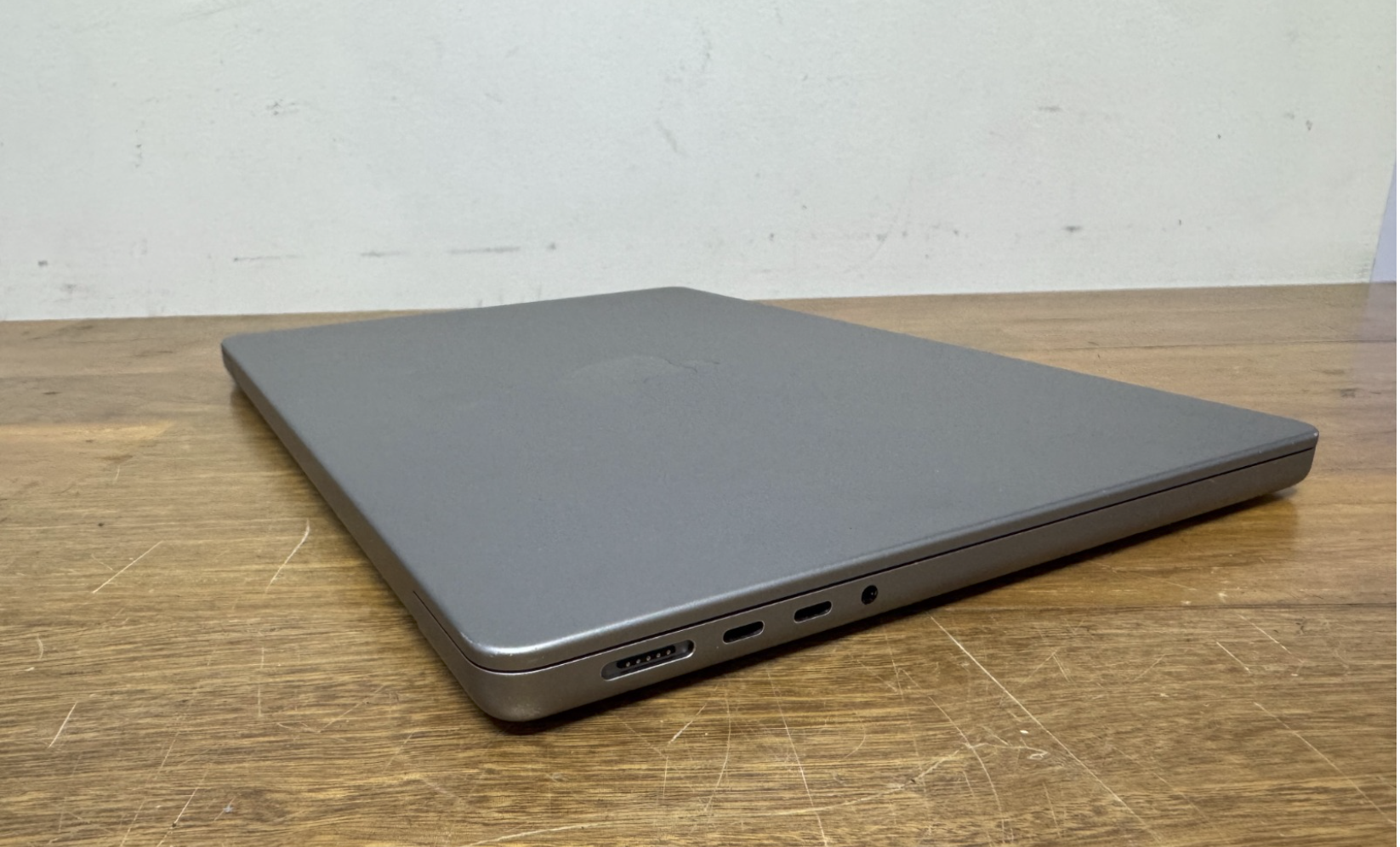 Apple Macbook Pro CHIP M1 PRO Ram 16GB SSD 1TB 14-INCH 2021 - Imagen 6