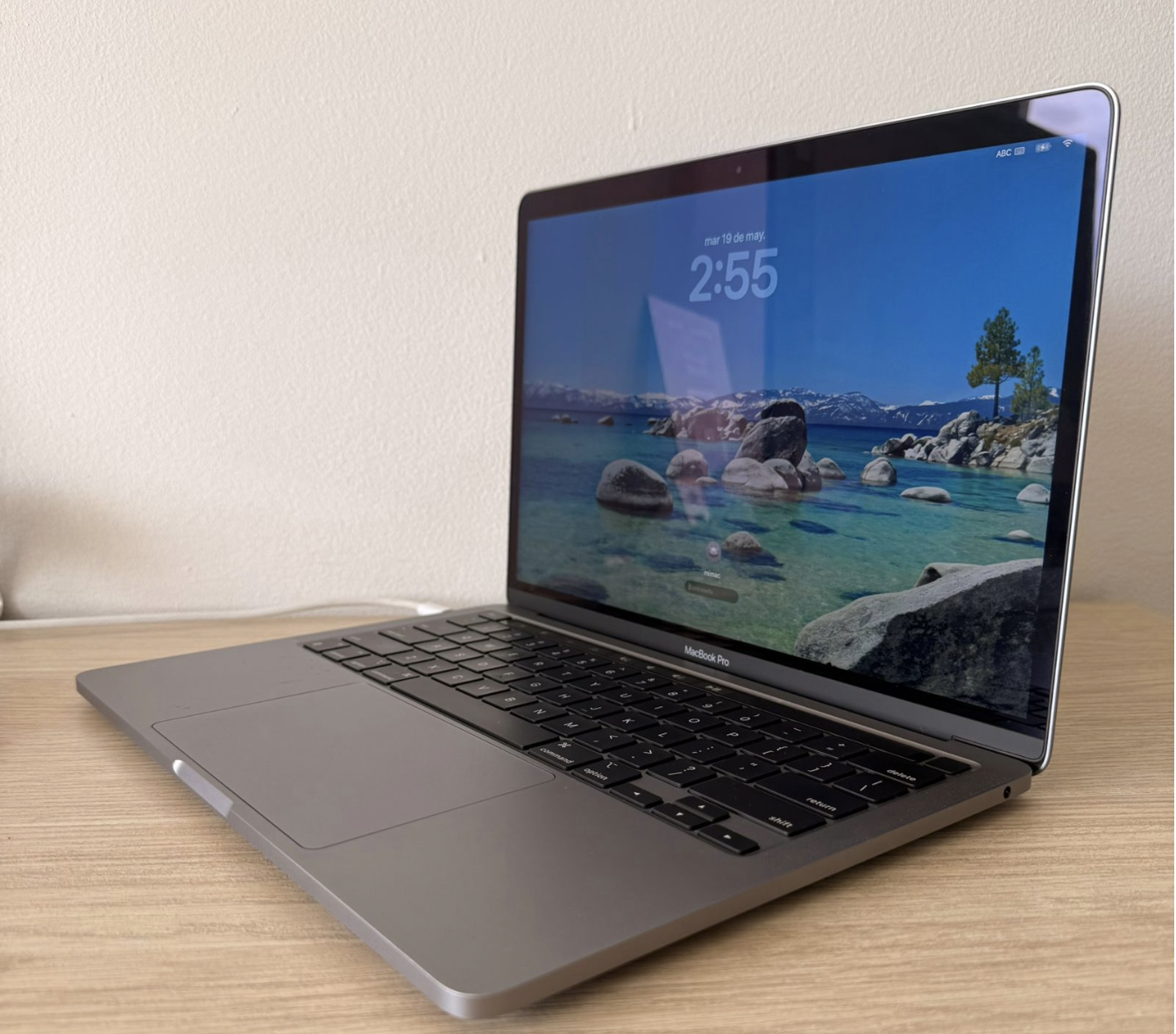 MacBook Pro Chip M1 2020 Ram 16GB SSD 512GB 13-INCH Leer - Imagen 4