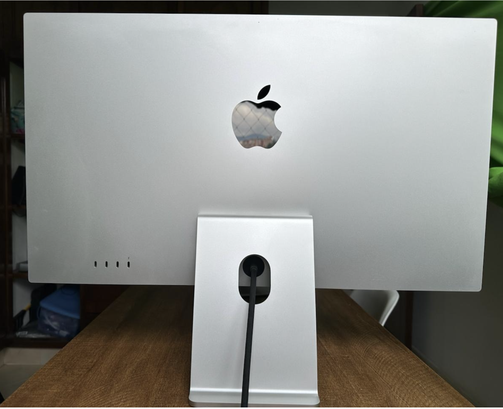 Apple 27" Studio Display Retina 5K LCD Tilt Adjustable Stand Silver - Imagen 4