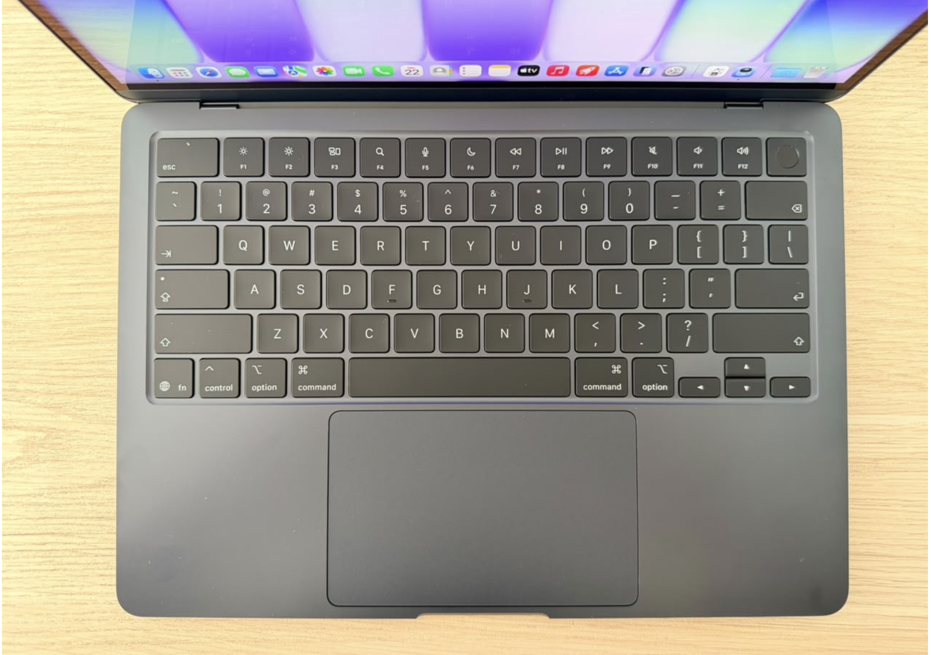 MacBook Air CHIP M5* Ram 16GB SSD 512GB 13-INCH 2026 - Imagen 7